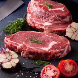 استیک نیویورکی با کیفیت بالا و طعمی بی‌نظیر | High-quality New York steak