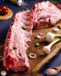 راسته با استخوان بره تازه، مناسب برای کباب و گریل