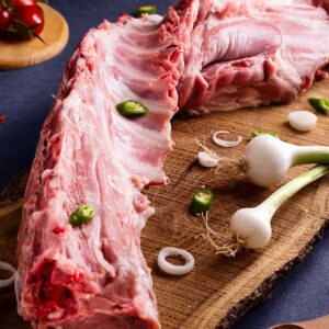 راسته با استخوان بره تازه، مناسب برای کباب و گریل