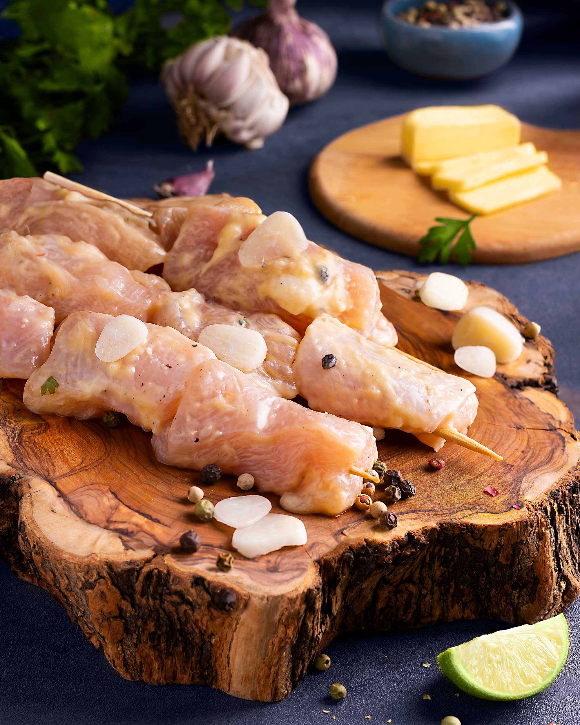 Garlic Butter Chicken جوجه کره و سیر با تکههای مرغ تازه و سیر در کره ذوب شده