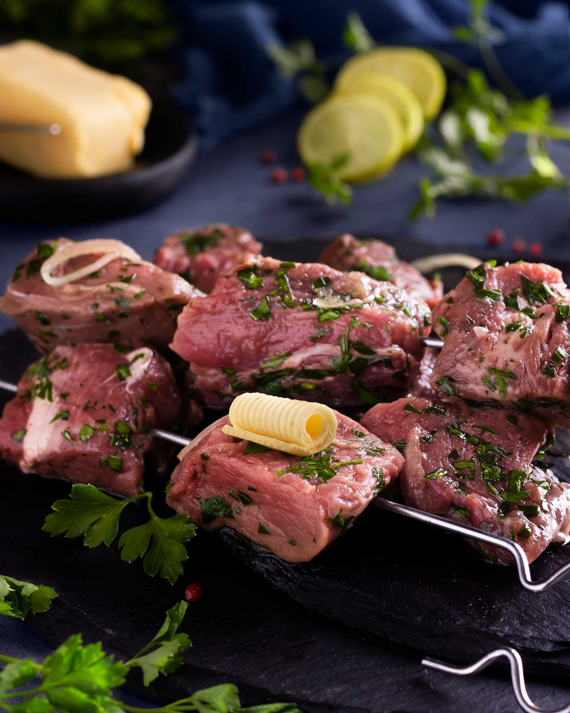 chenje-file تصویری از چنجه فیله گوساله با کره و جعفری تازه